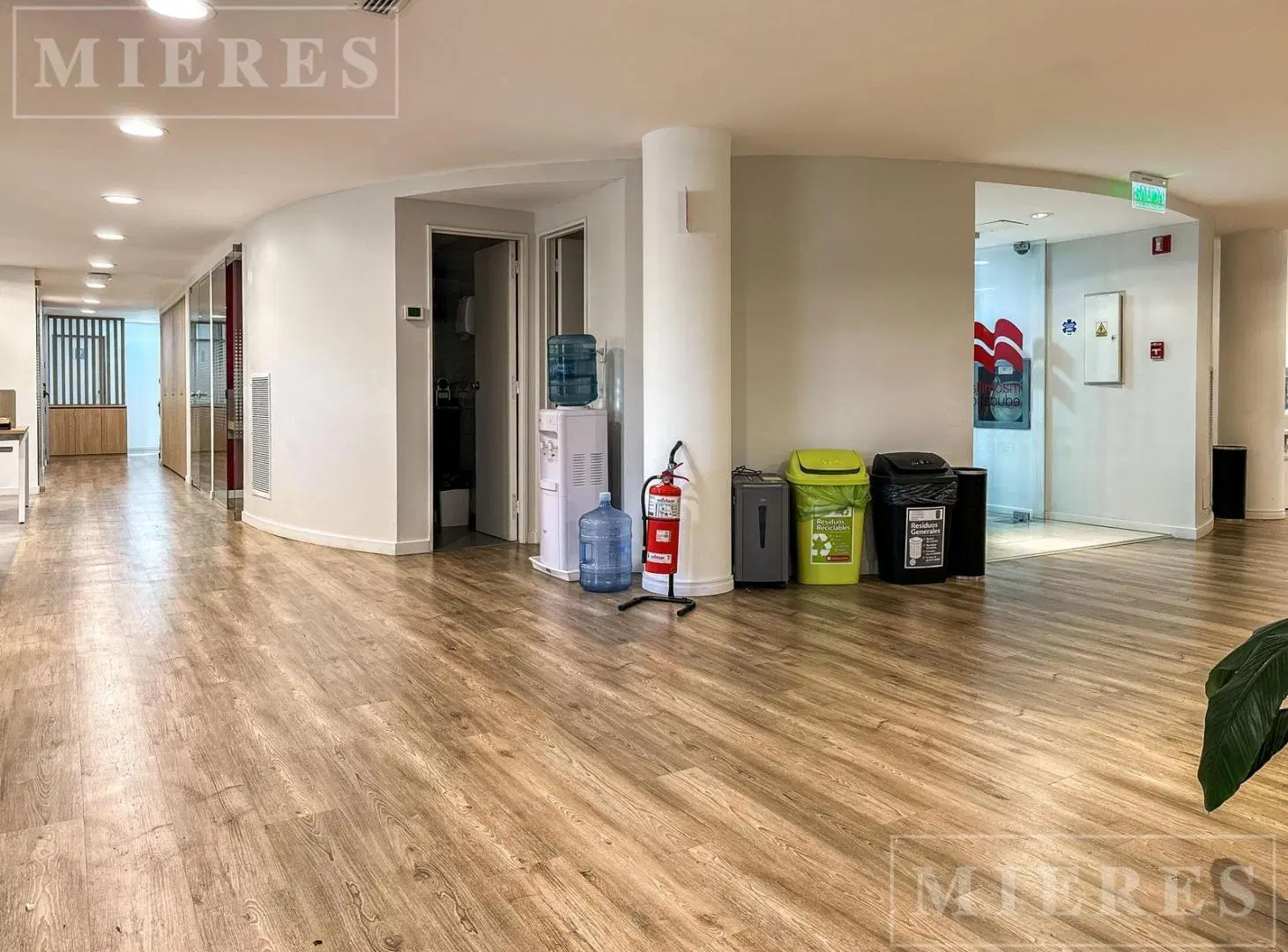 Oficina de 116 m² en Venta en el 2do.Piso - Lomas de San Isidro 5