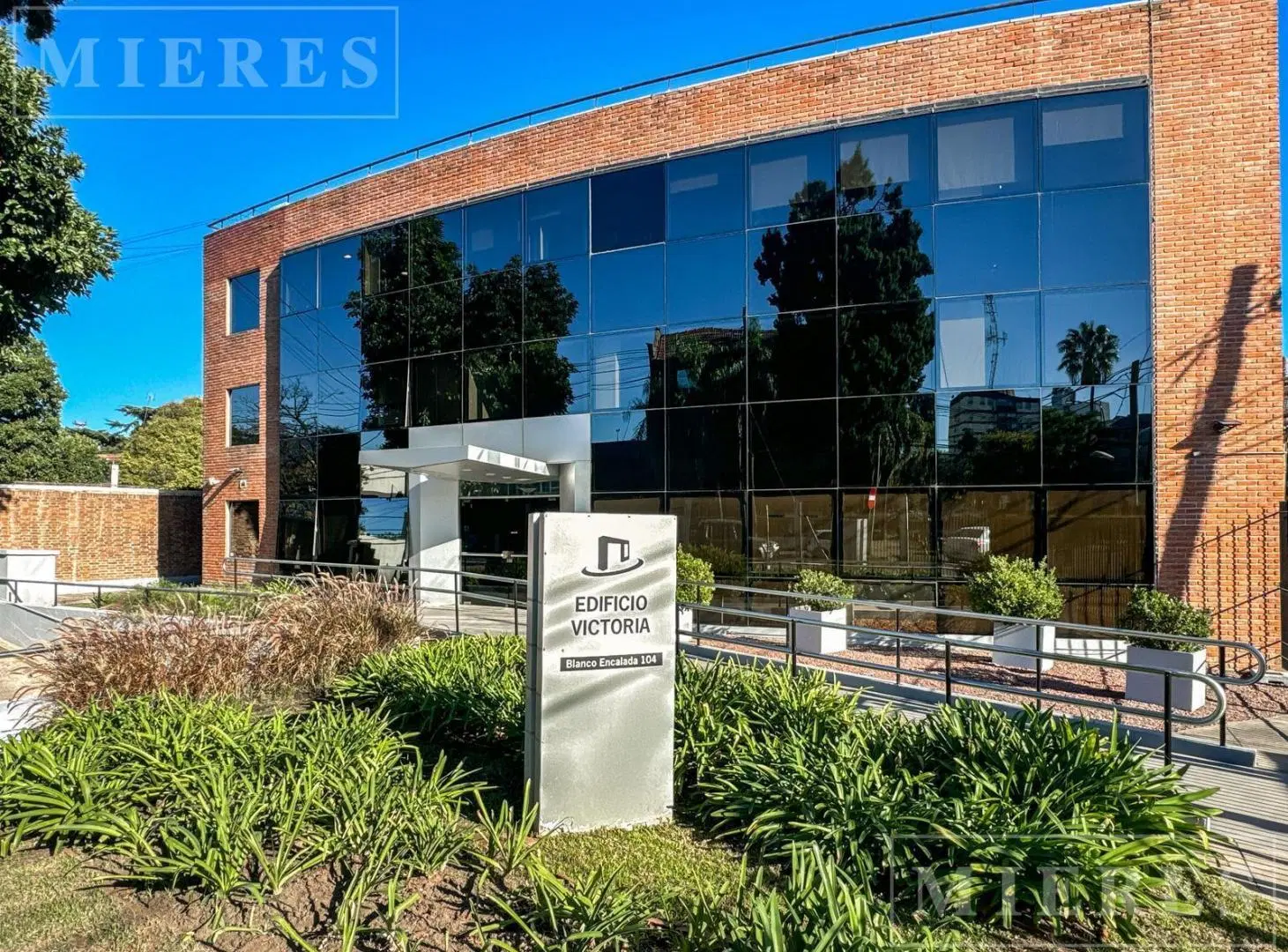 Oficina de 116 m² en Venta en el 2do.Piso - Lomas de San Isidro 2