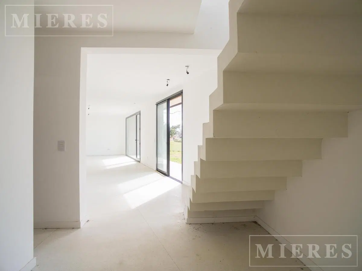 Casa en alquiler anual en San Matías área 2 3