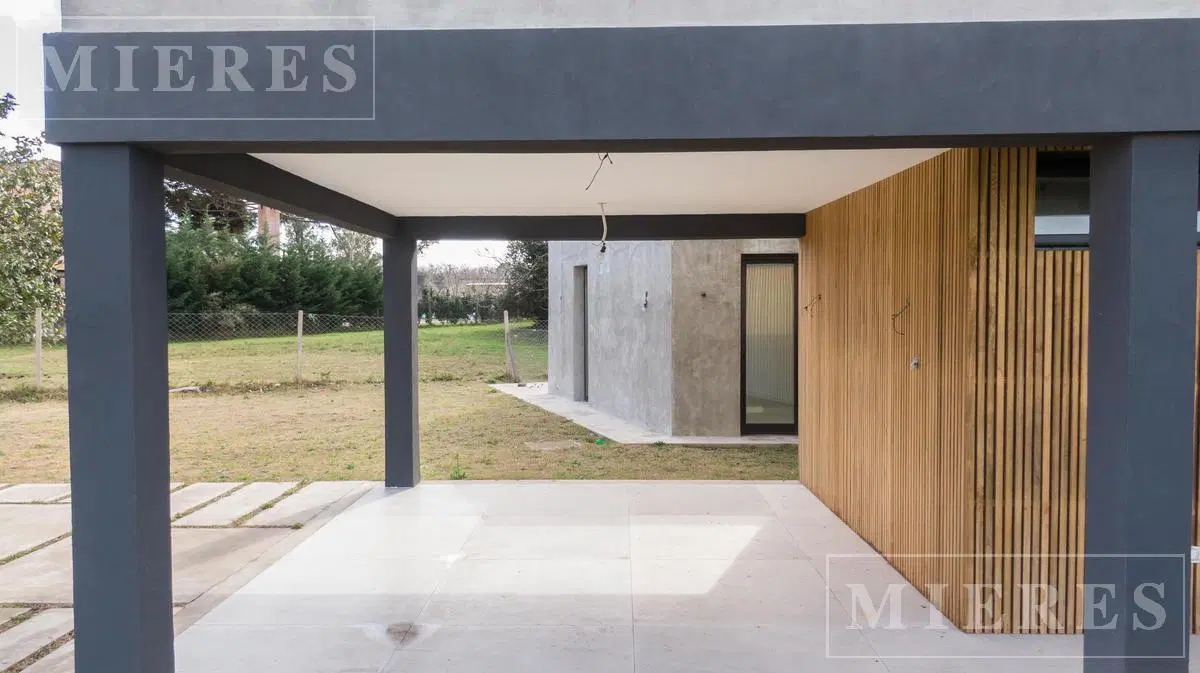 Casa en alquiler anual en San Matías área 2 5