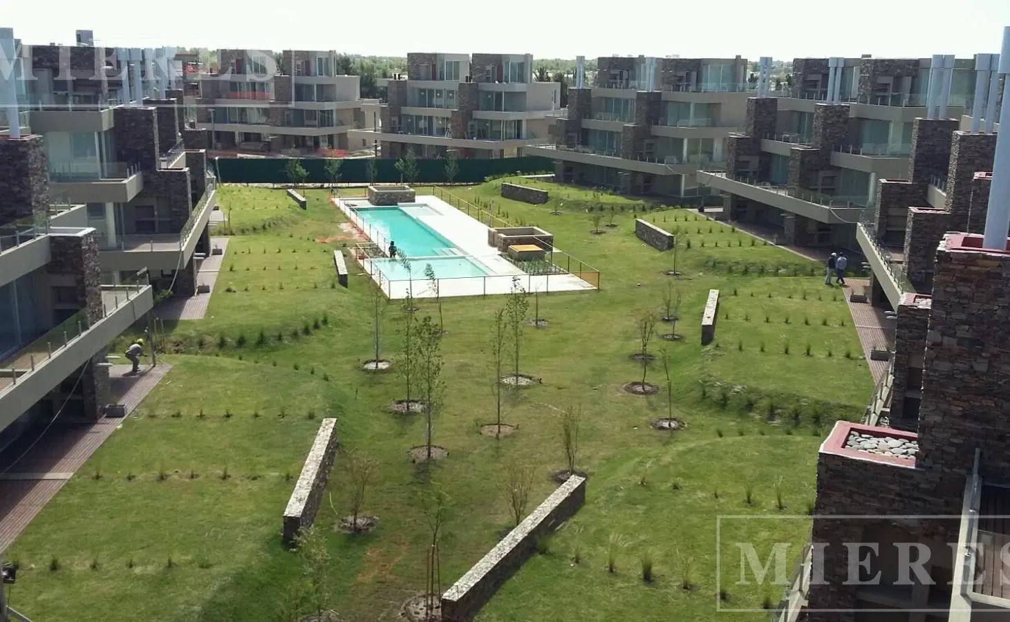 Departamento 3 ambientes en PB con jardín en alquiler. Las Piedras, Nordelta. 2