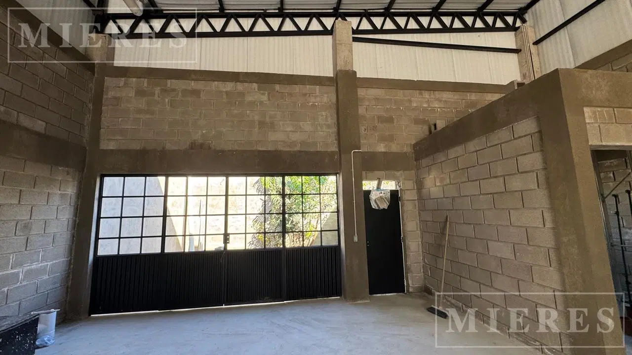 Depósito de 200 m2 en venta en Troncos Del Talar 2
