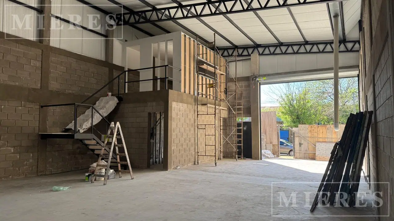 Depósito de 200 m2 en venta en Troncos Del Talar 5