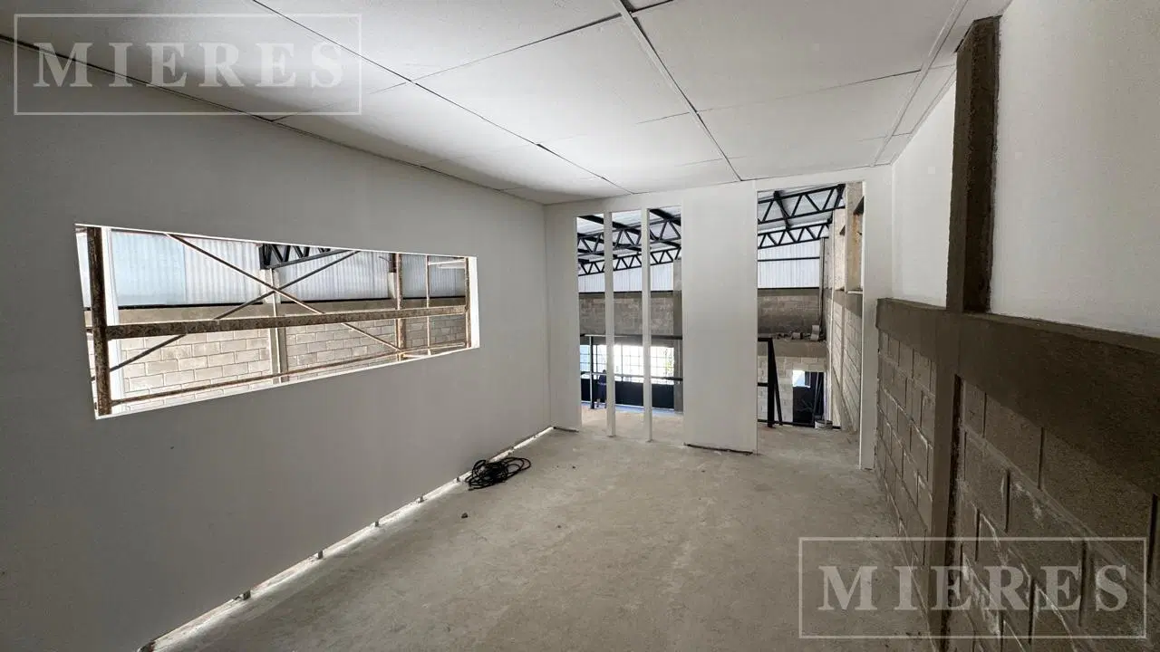 Depósito de 200 m2 en venta en Troncos Del Talar 5