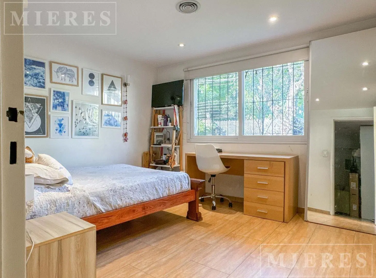 Muy linda casa en venta en La Horqueta 4