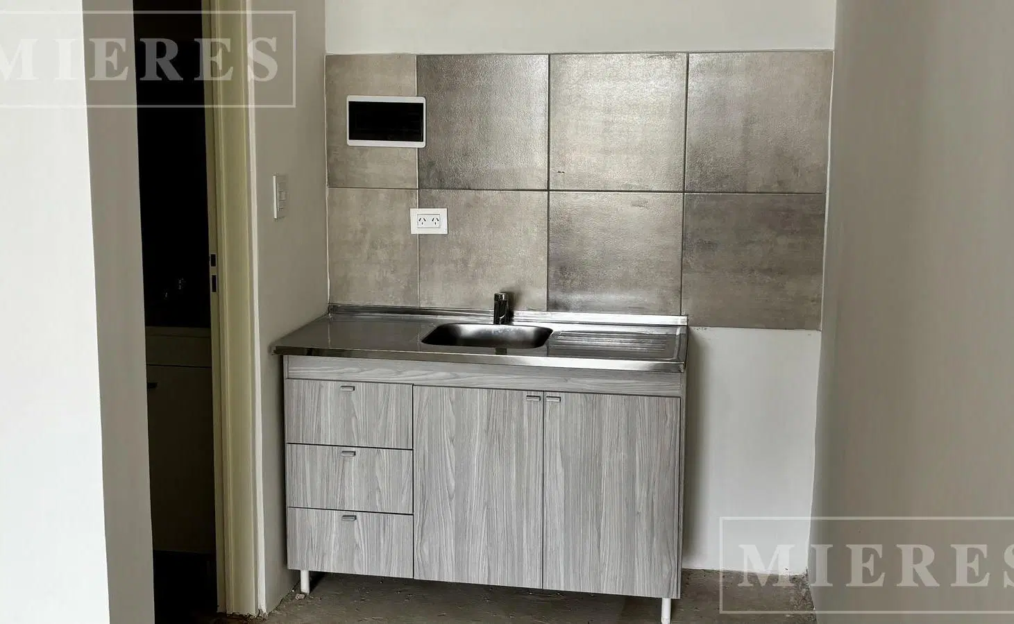 Local en venta en Juan Palliere y Caamaño, Pilar 3