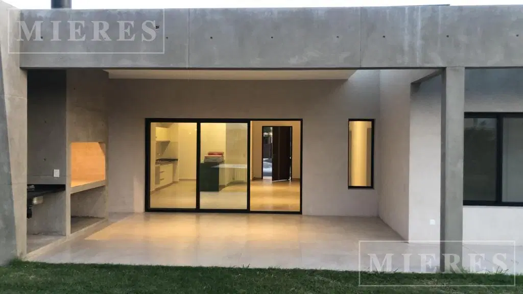 Casa en venta en San Ramiro, Pilar del Este 5