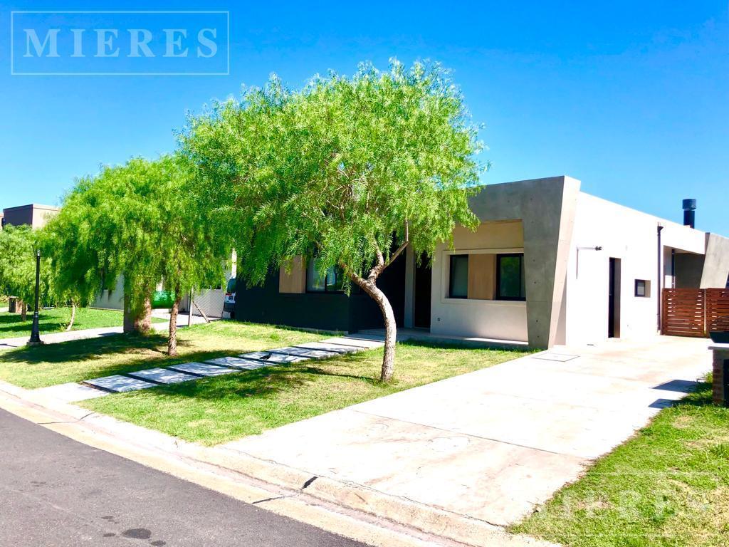 Casa en venta en San Ramiro, Pilar del Este