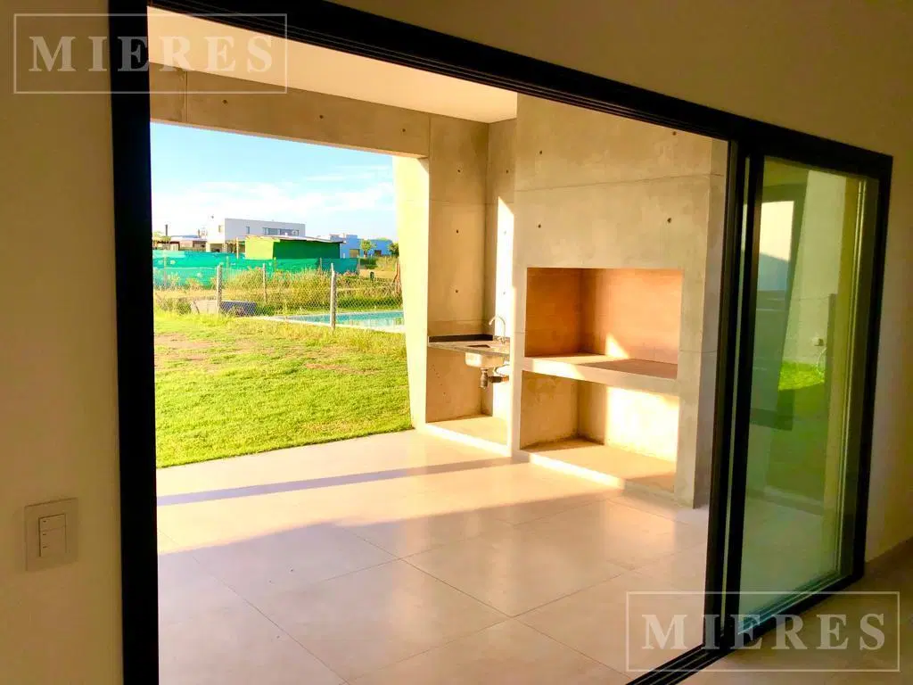 Casa en venta en San Ramiro, Pilar del Este 4