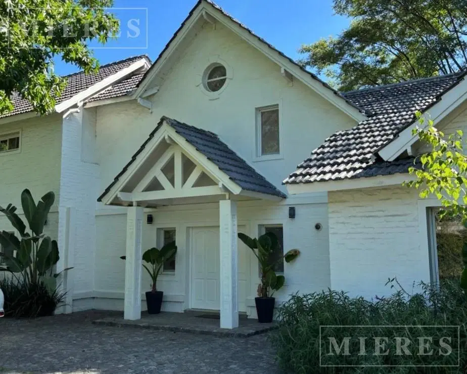 Casa en venta en Mayling Club de Campo 2