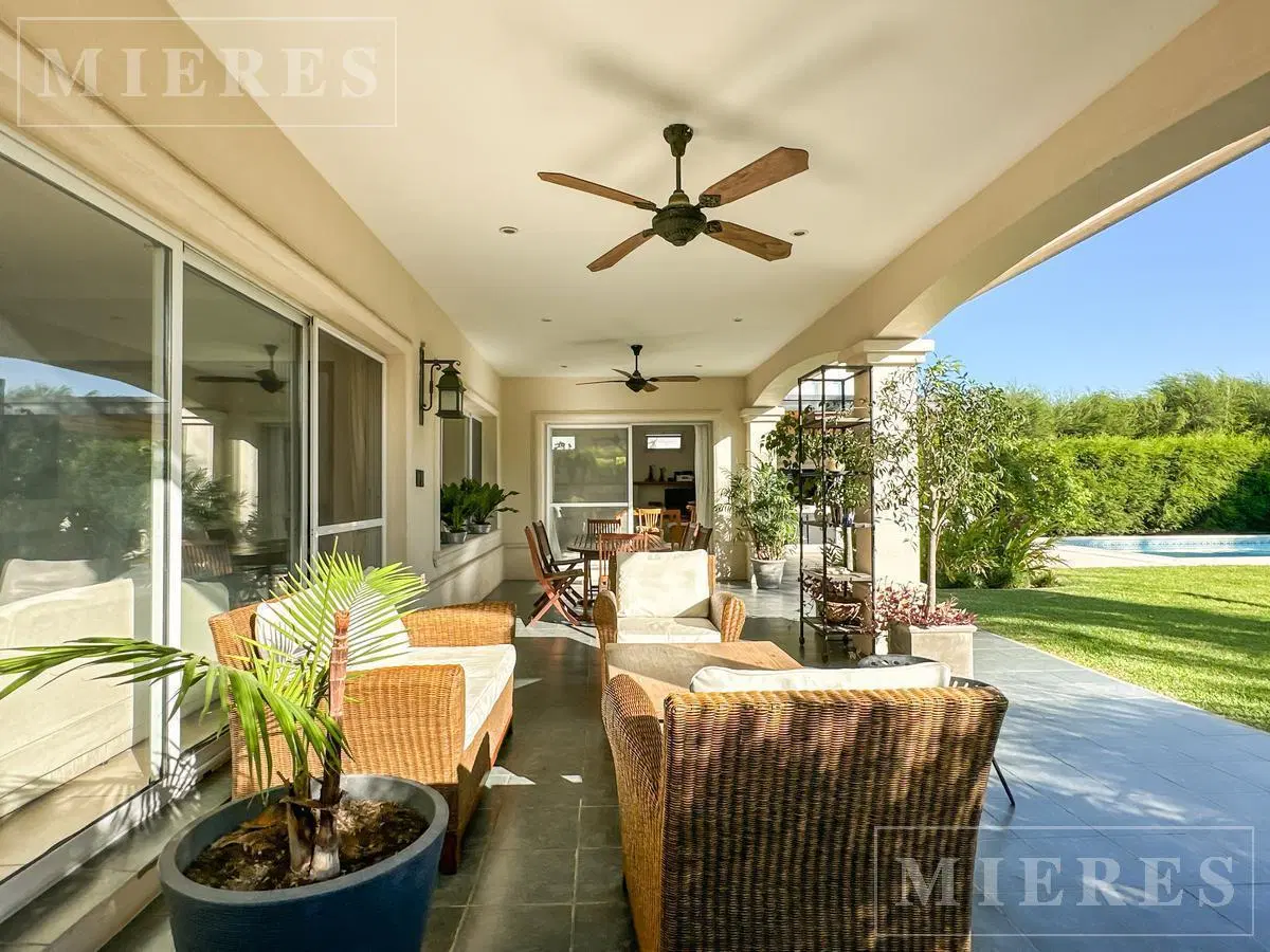 Casa  sobre lote interno en Los Castores a la venta en Nordelta 4