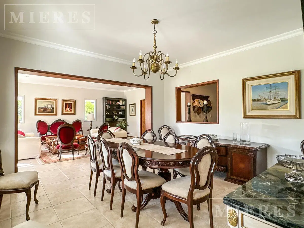 Casa  sobre lote interno en Los Castores a la venta en Nordelta 5