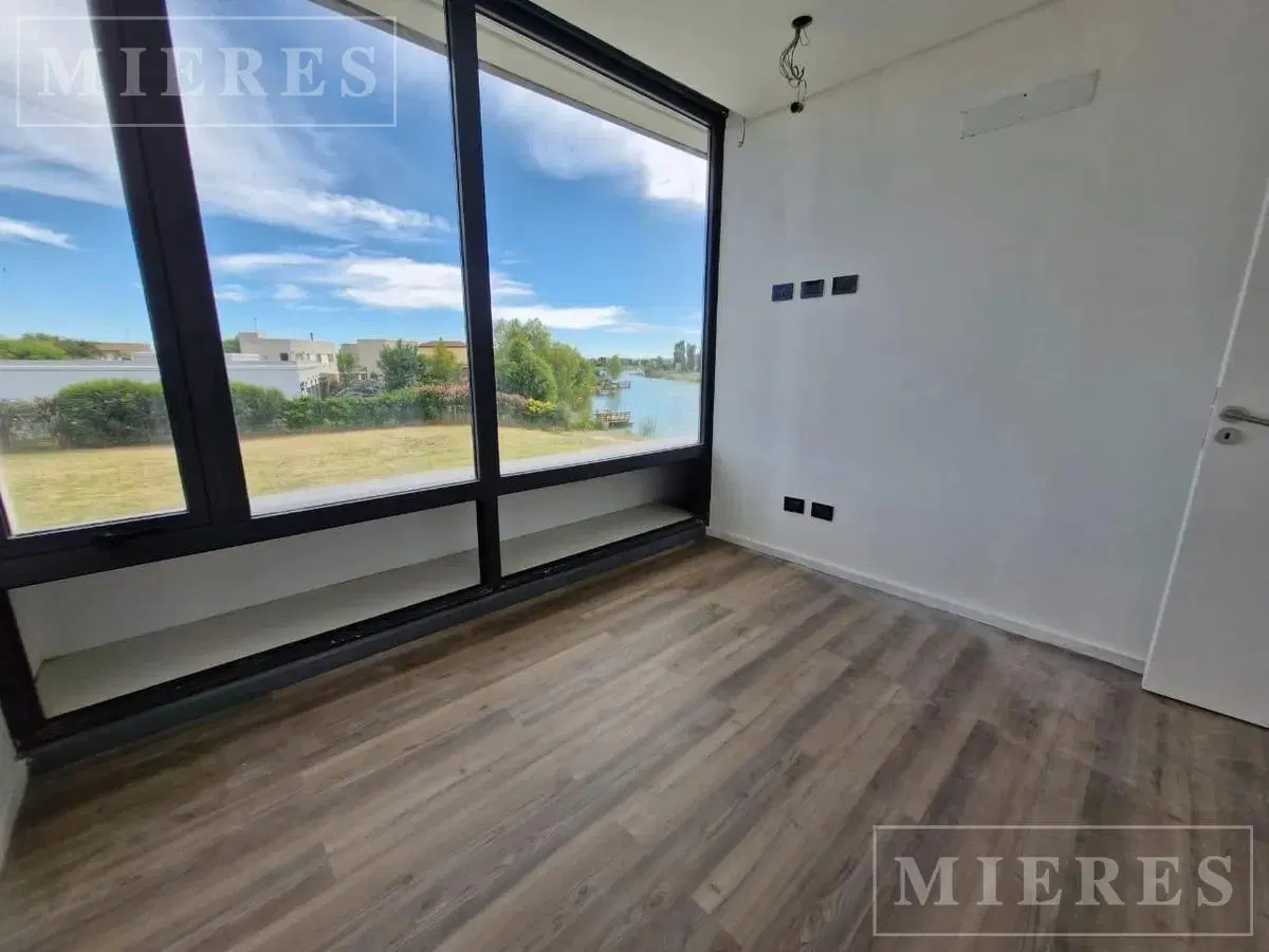 Casa en venta sobre lote a la laguna El Canton Barrio Norte 4