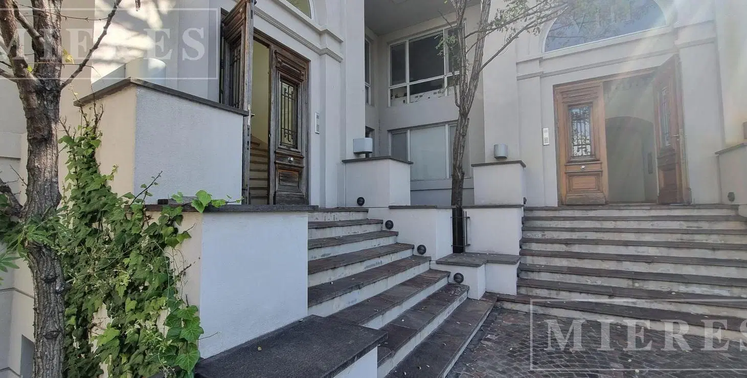 Excelente departamento 2 ambientes con balcon y cochera en venta en el Chateau de Nordelta 4