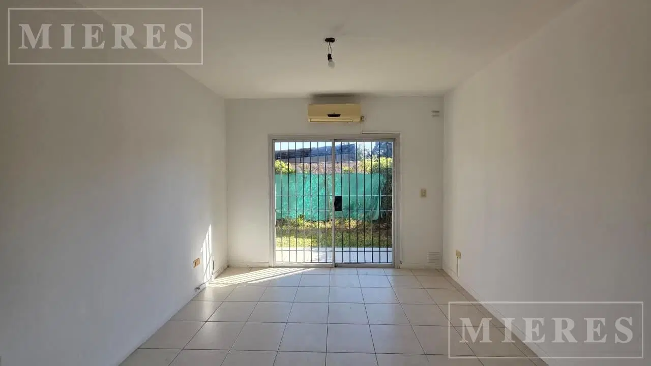 Departamento de tres ambientes en venta en Pierdas Blancas, Pilar 1