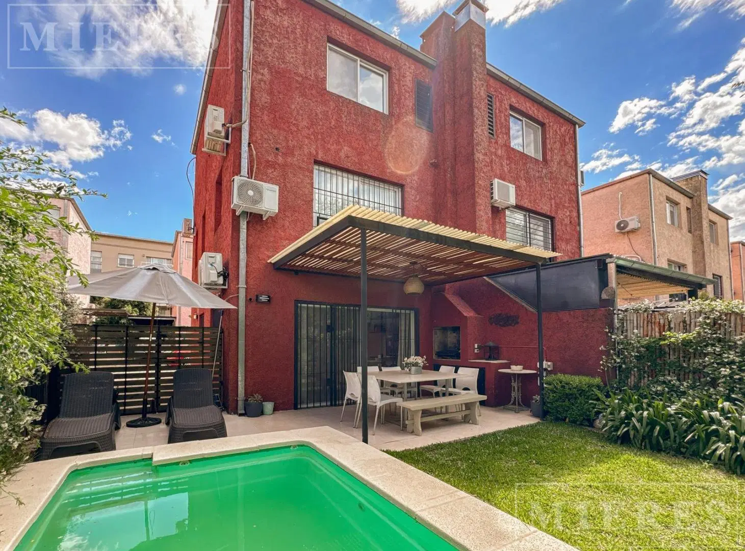 Casa en alquiler en el Barrio Cerrado La Esquina en San Isidro. 1