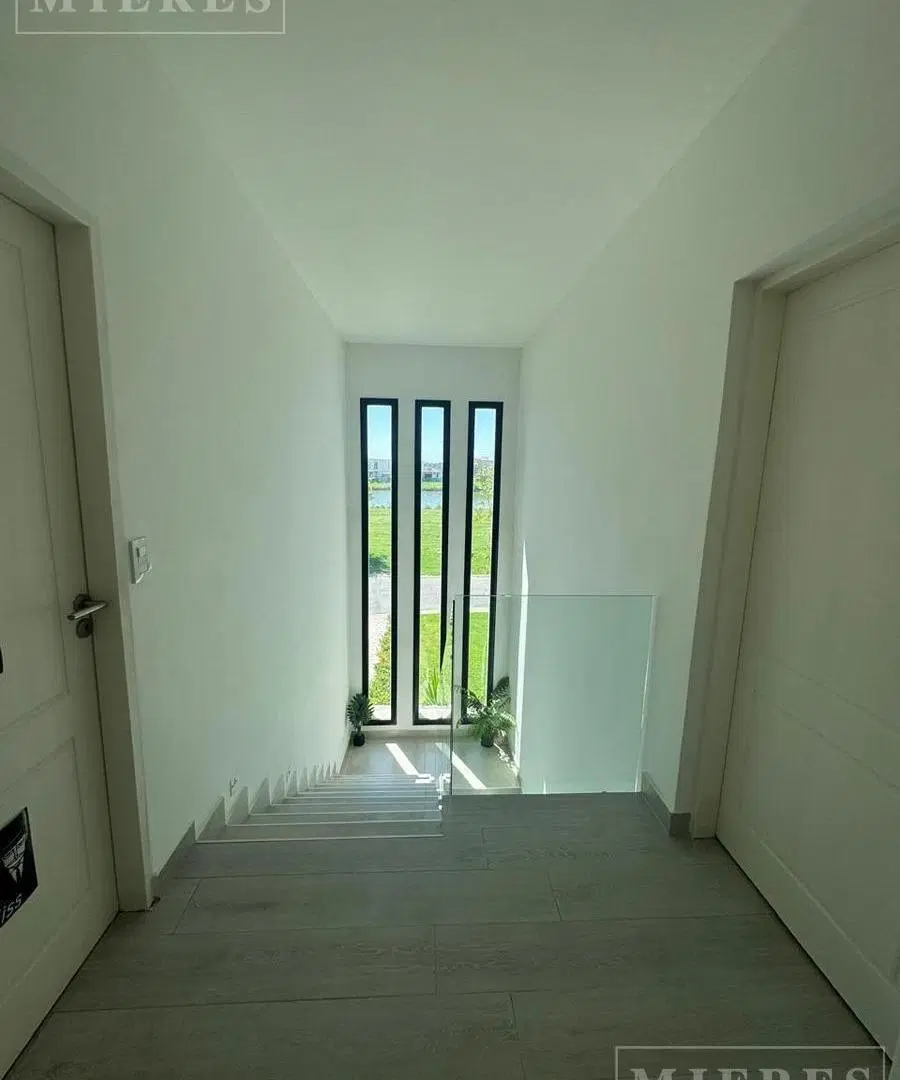Casa en venta sobre lote interno area 7 San Sebastian Loma Verde 5