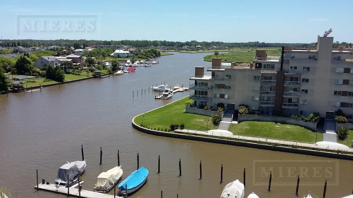 Departamento tipo duplex de 3 ambientes en alquiler anual. Marinas del Canal, Nordelta 3