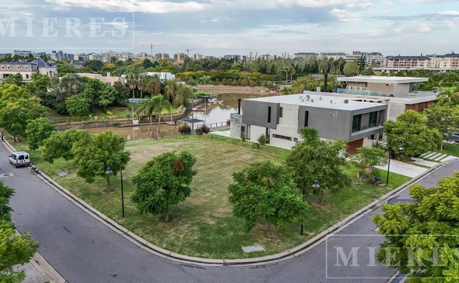 Lote al río en venta con financiación en El Yacht, Nordelta. 5