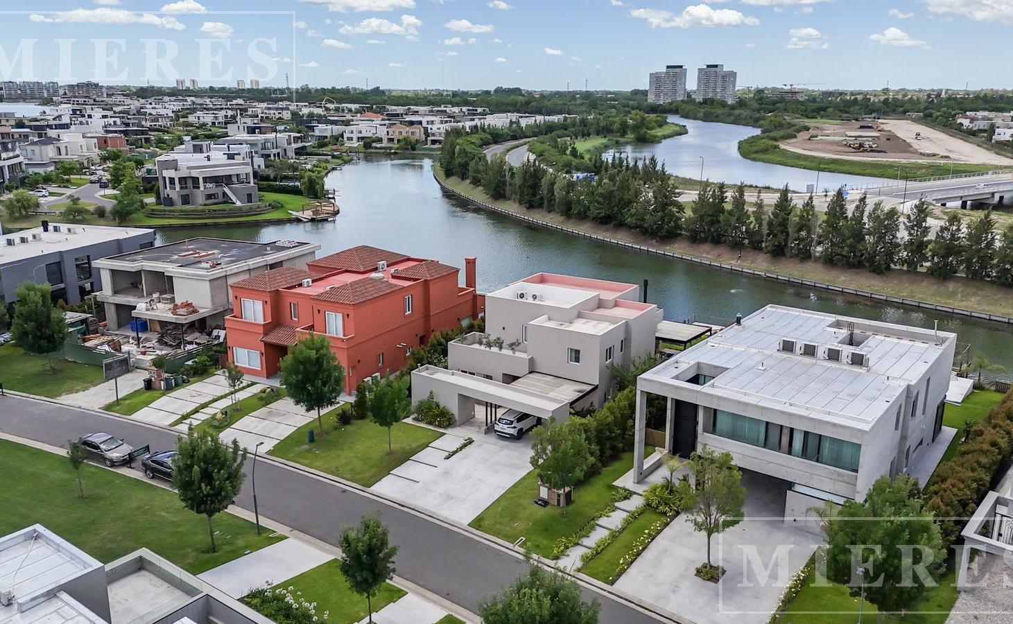 Casa en venta sobre lote al Lago - Virazon, Nordelta
