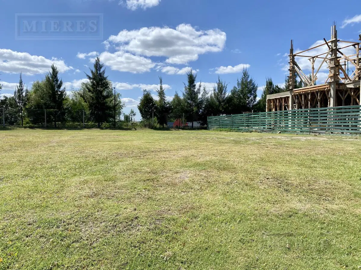 PERMUTA: Lote perimetral en venta. Las Tipas , Nordelta. 4