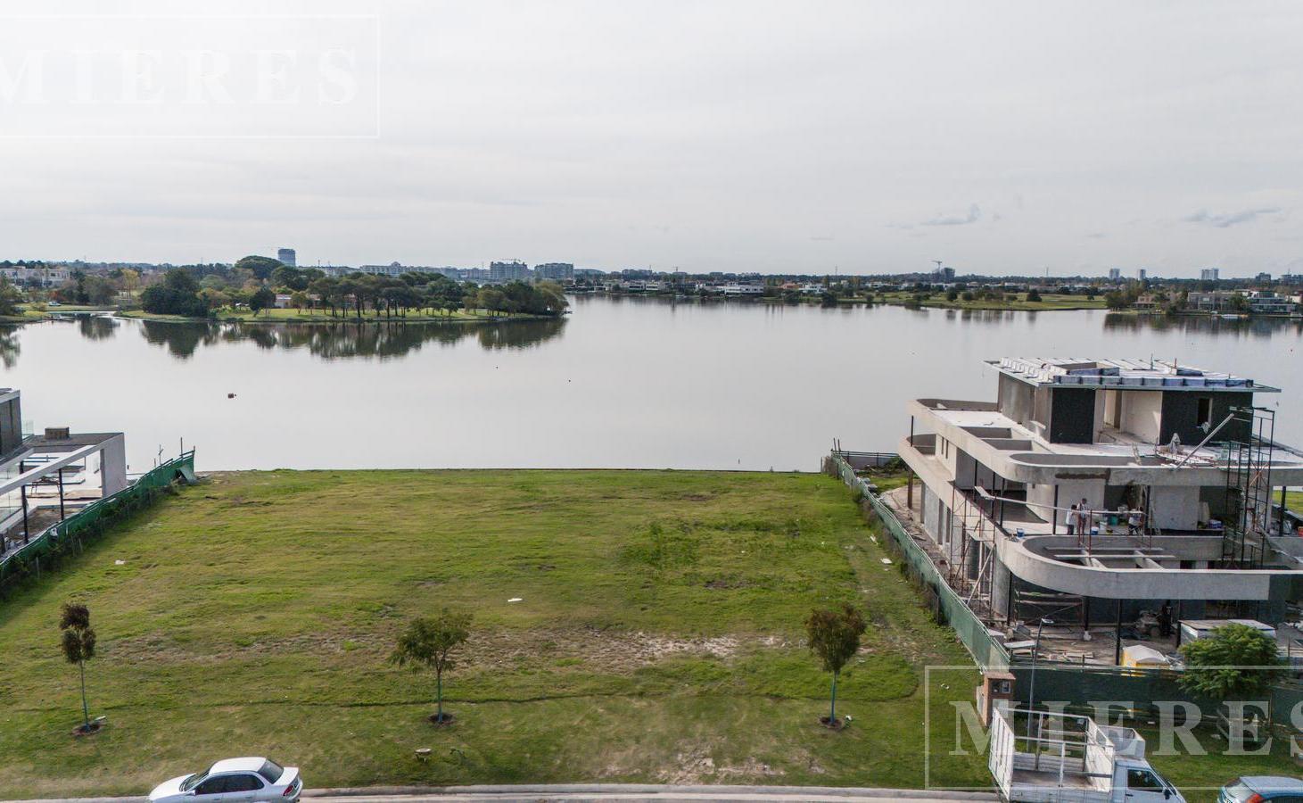 Lote en venta con orientación Norte en Los Puentes, Nordelta