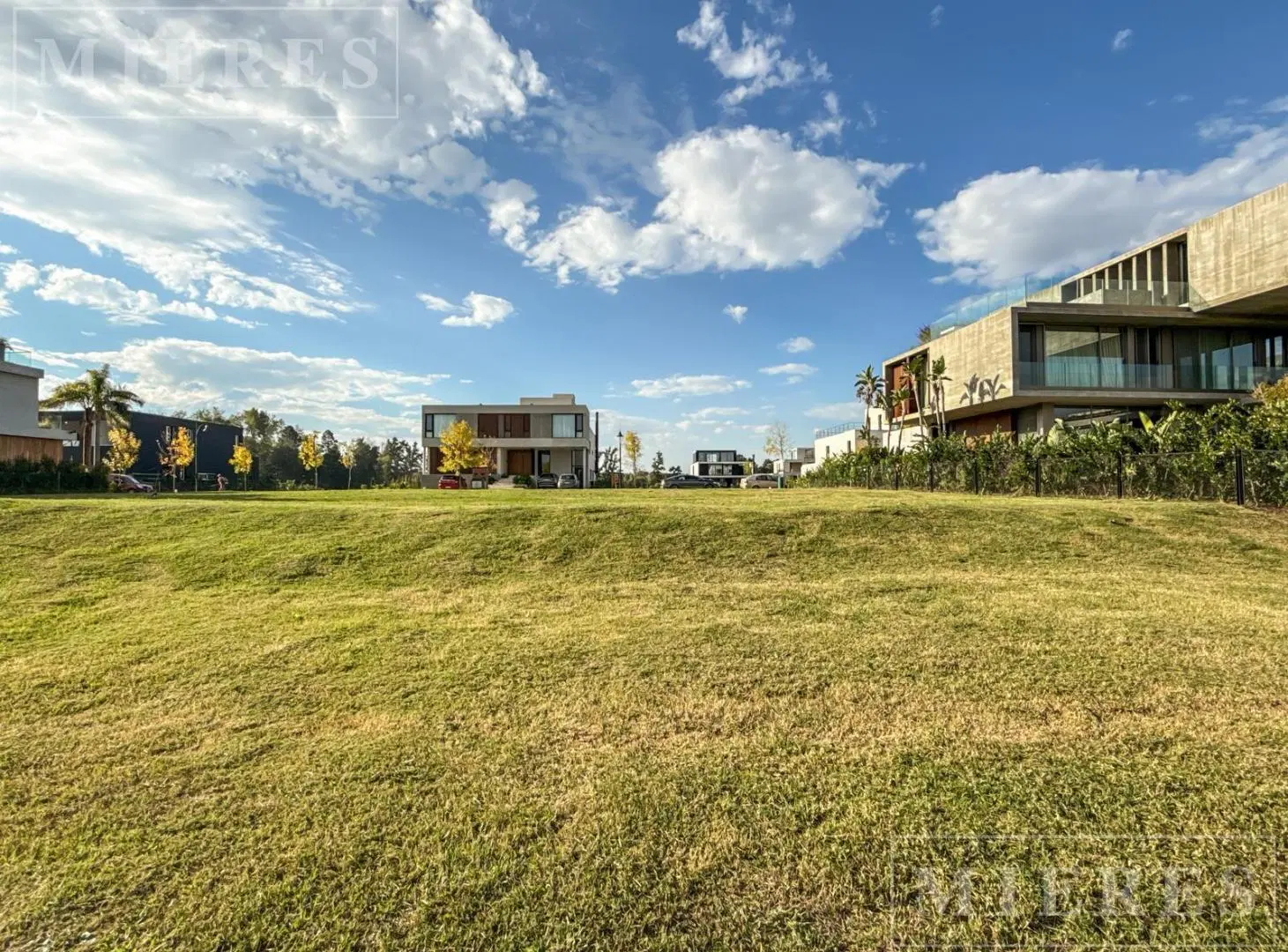 Lote en Venta al Rio en El Yacht, Nordelta. 3