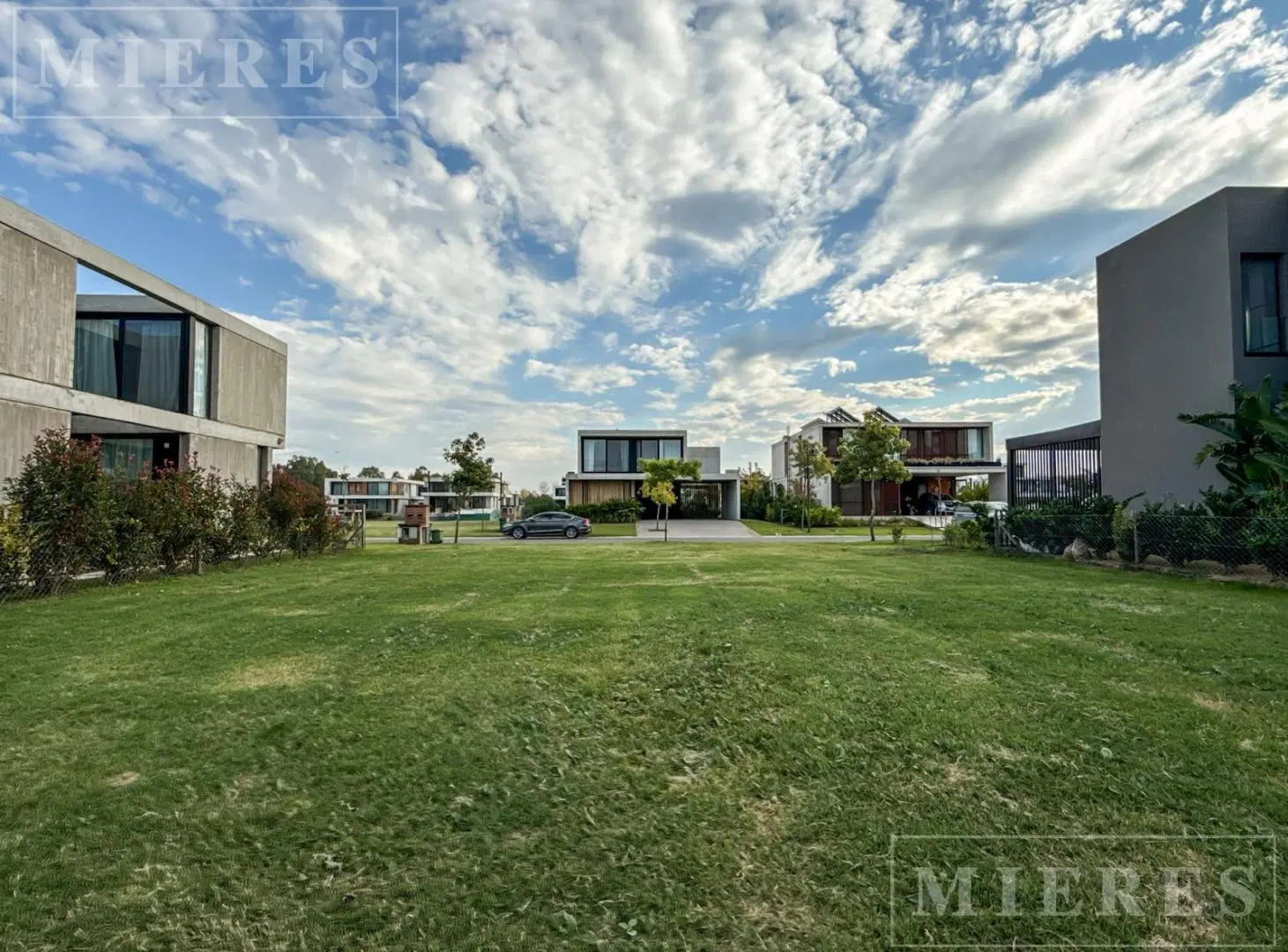 Lote al río en el Barrio El Yacht 5