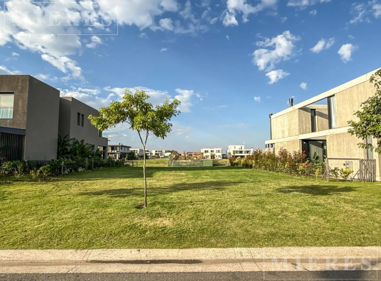 Lote al río en el Barrio El Yacht 3