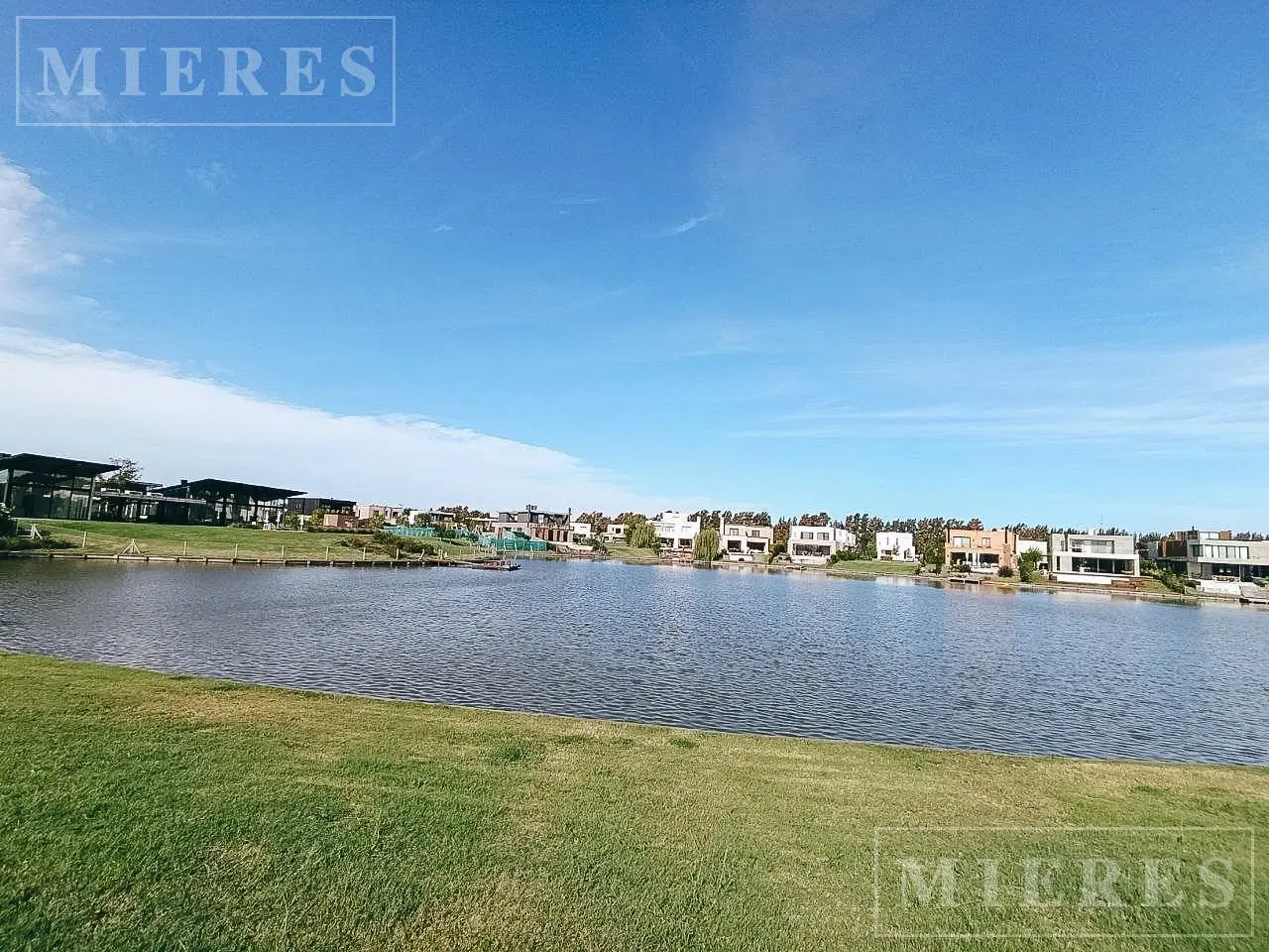 Lote a la laguna en venta en Barrio Carpinchos, Nordelta 2