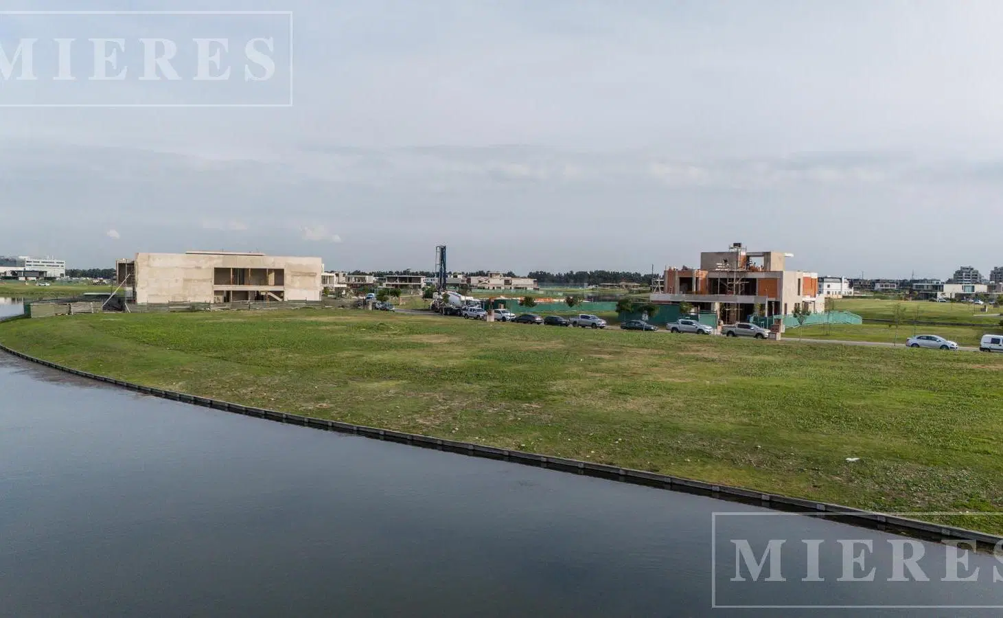 Lote en venta a La Laguna en Los Puentes. Nordelta. 3