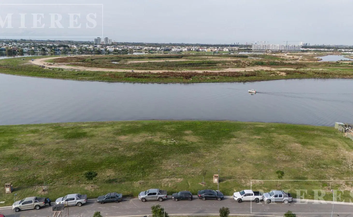 Lote en venta a La Laguna en Los Puentes. Nordelta. 2