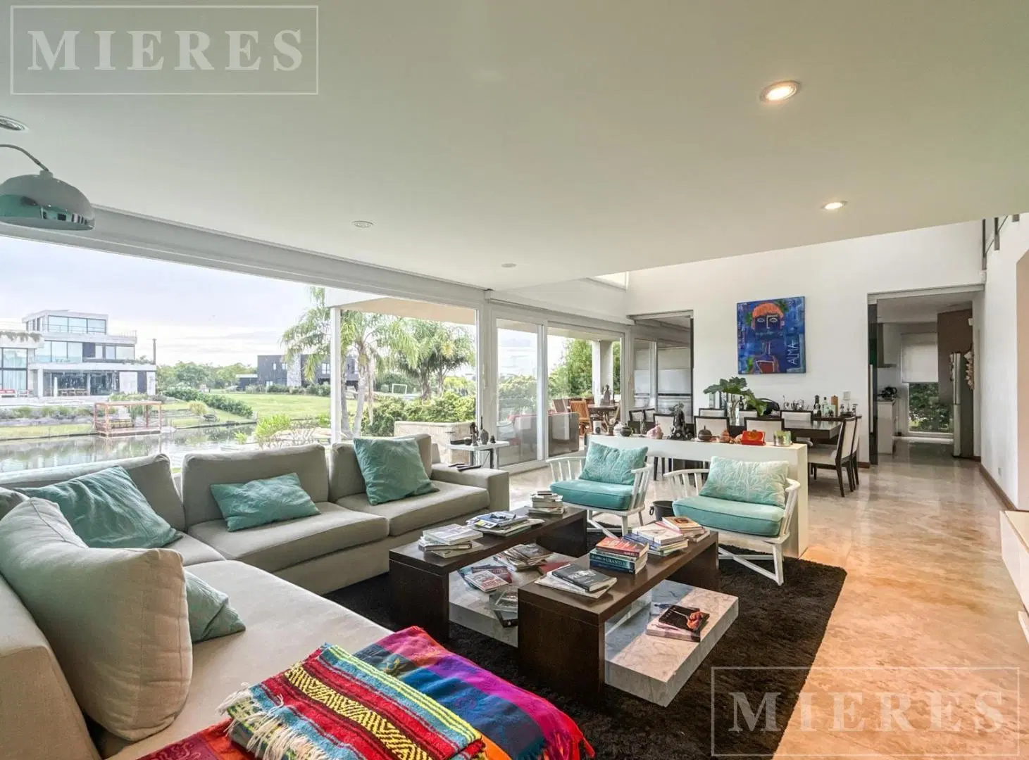 Casa de estilo moderno con lote al Lago Central en el Barrio El Golf, Nordelta 3