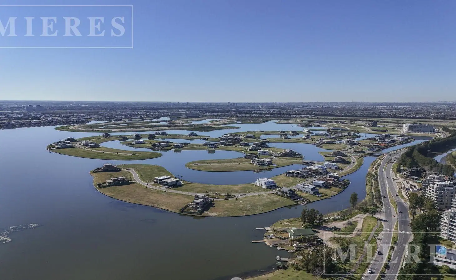 Lote en venta al lago central en Los Puentes, Nordelta 3