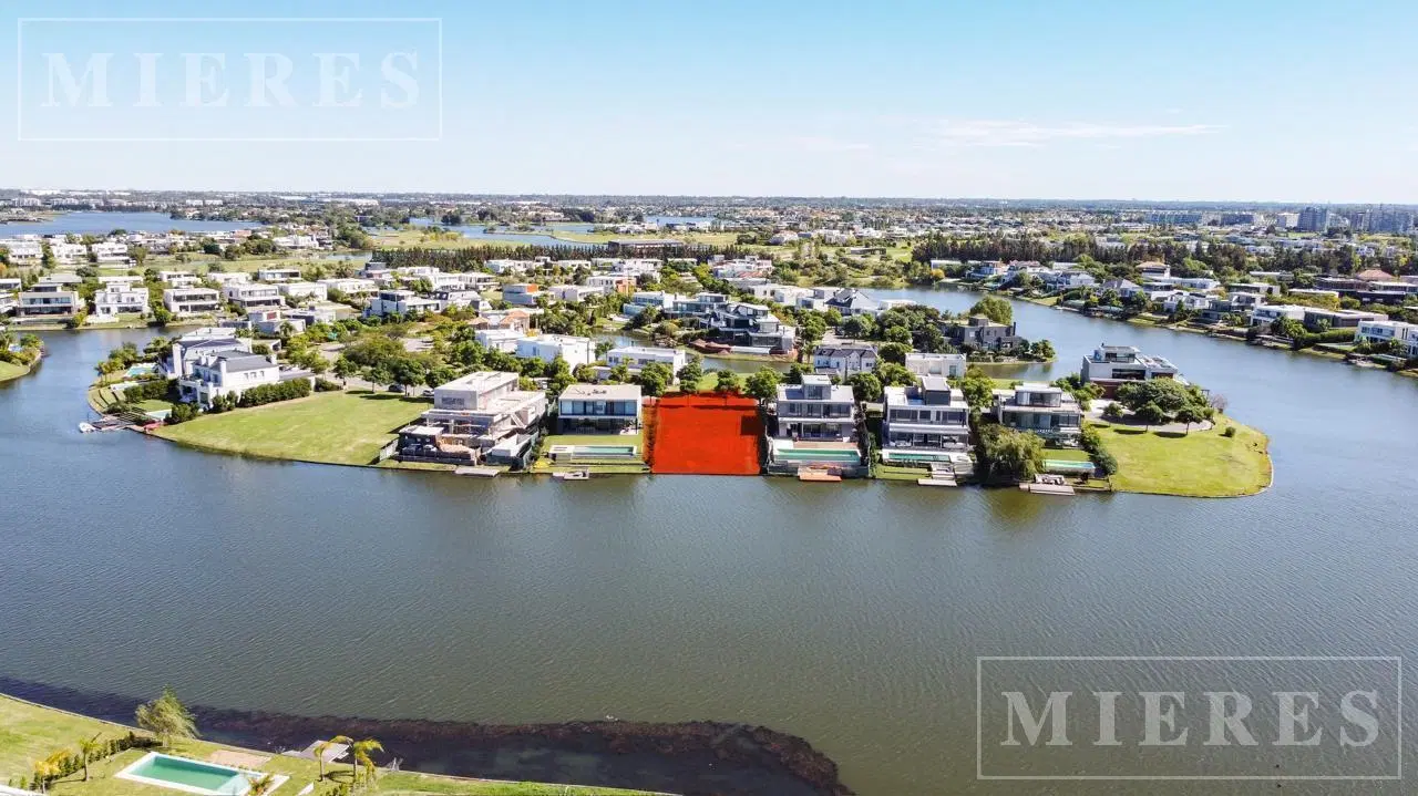 Casa en venta en construcción en Lagos Del Golf, Nordelta 1