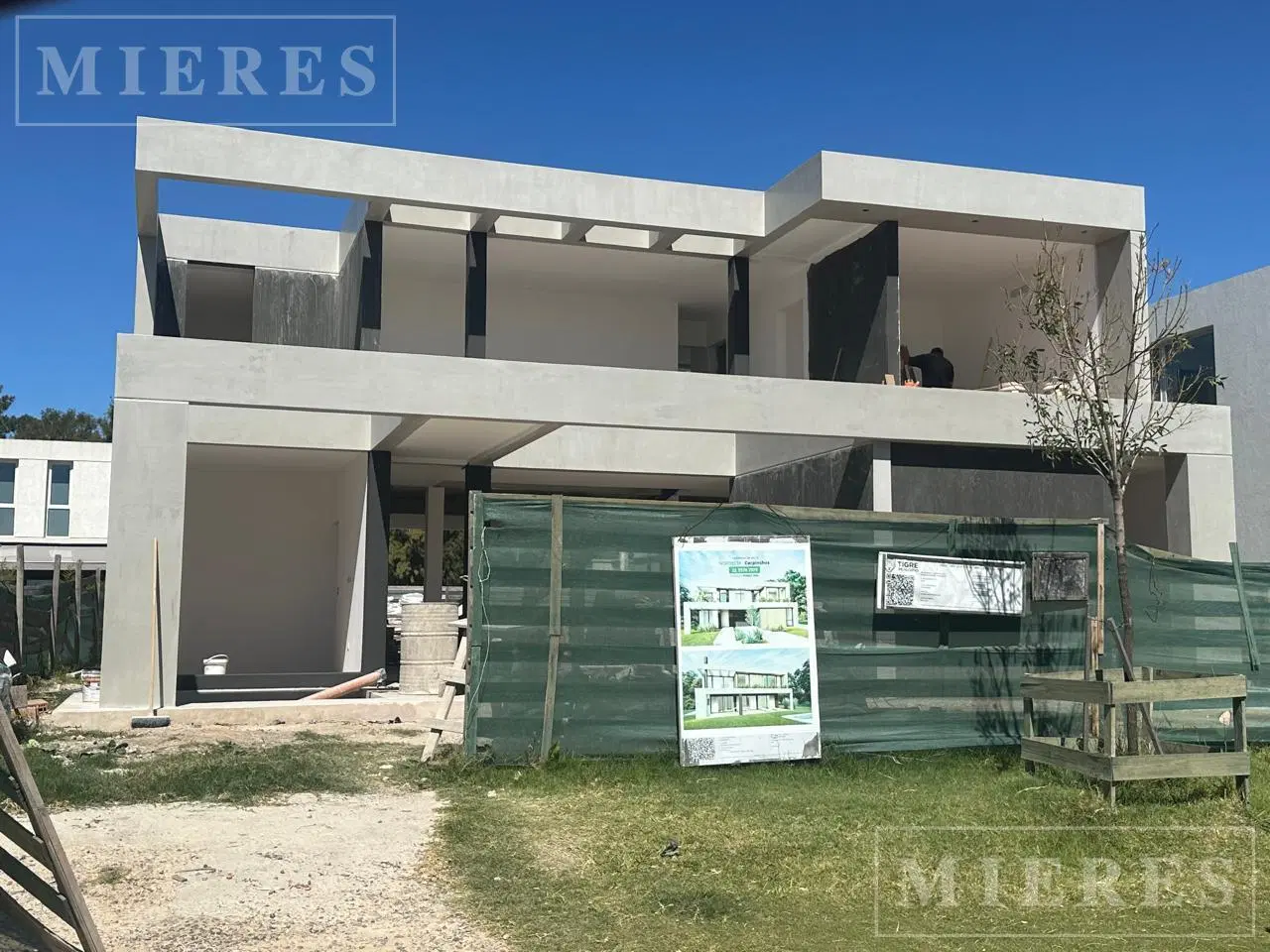 Casa en venta en construcción en el Barrio Carpinchos, Nordelta 4