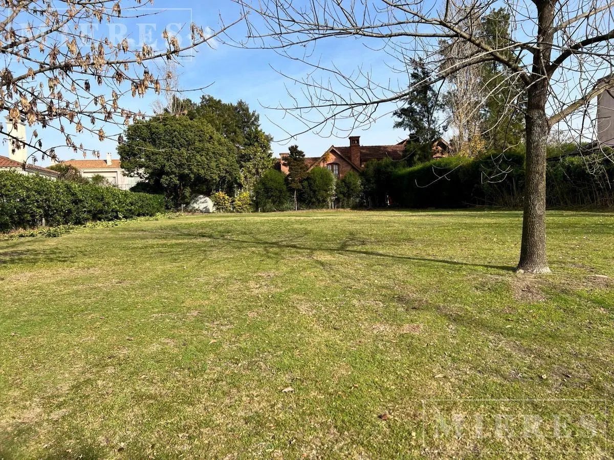 Lote interno de 951m2 en venta en Castores, Nordelta 1