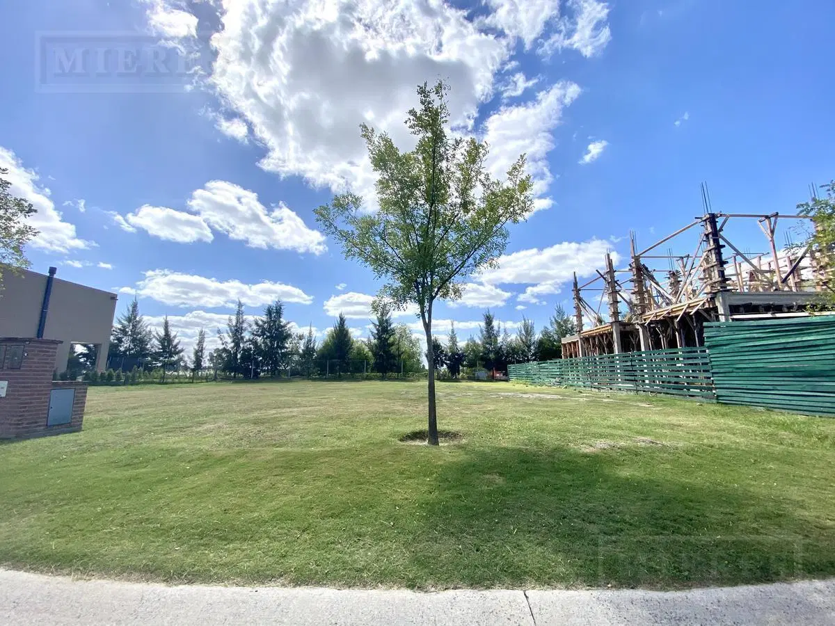 Lote perimetral en venta en el Barrio Las Tipas, Nordelta. 3