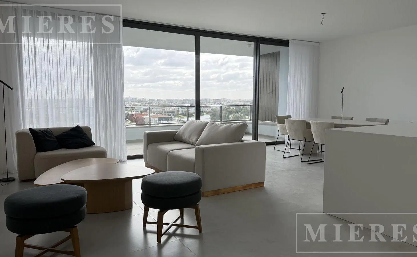 Penthouse 4 ambientes con terraza y pileta propia en venta. Oceana Nordelta 4