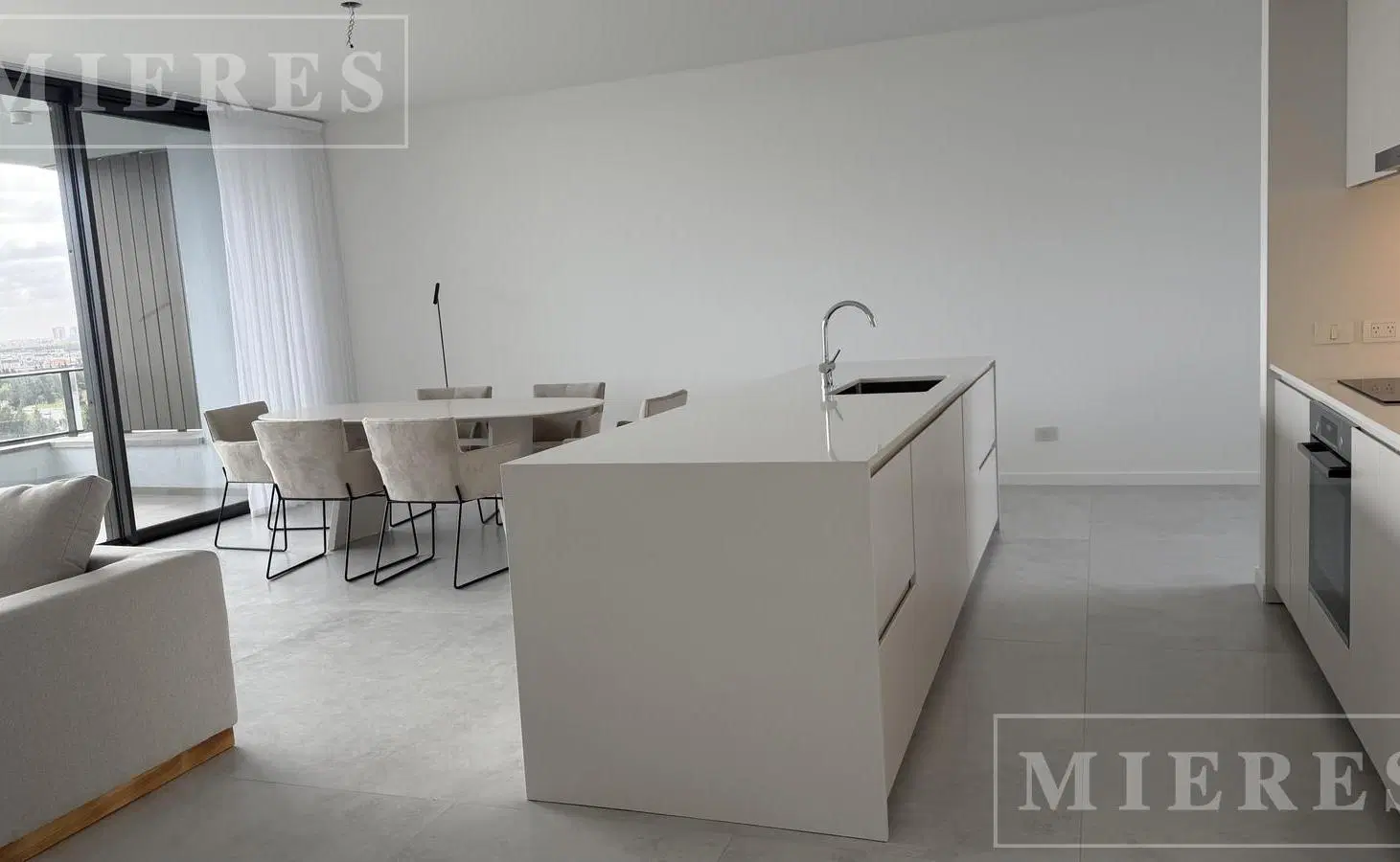 Penthouse 4 ambientes con terraza y pileta propia en venta. Oceana Nordelta 2