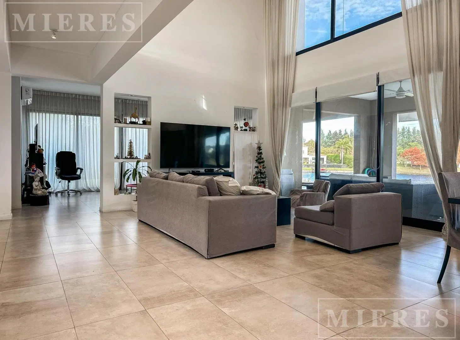 Muy linda casa en venta sobre lote a la laguna. San Marco, Villanueva. 4