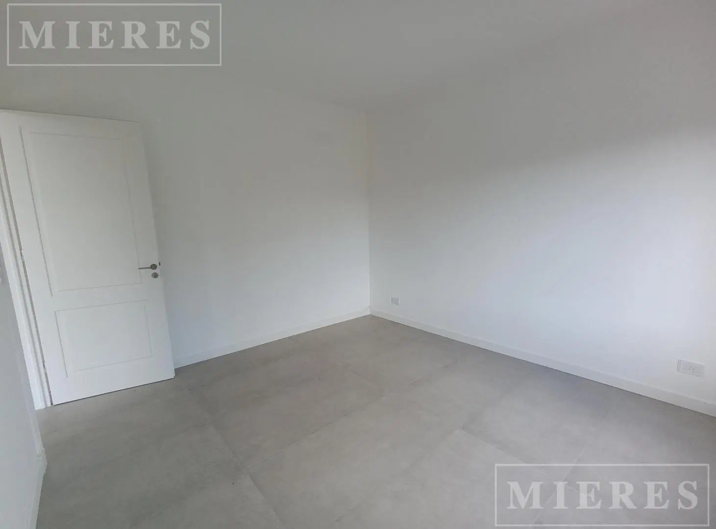 Casa a la laguna en venta, Barrio Santa Ana 2