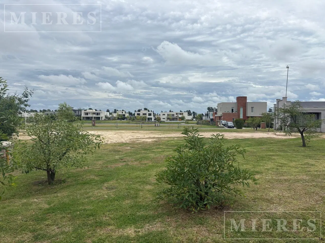 Terreno en Santa Ana 3
