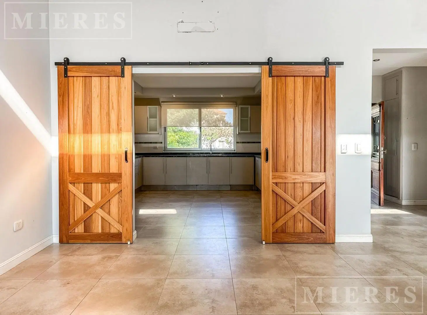 Casa en venta con amarra en San Marco, Villanueva. 8