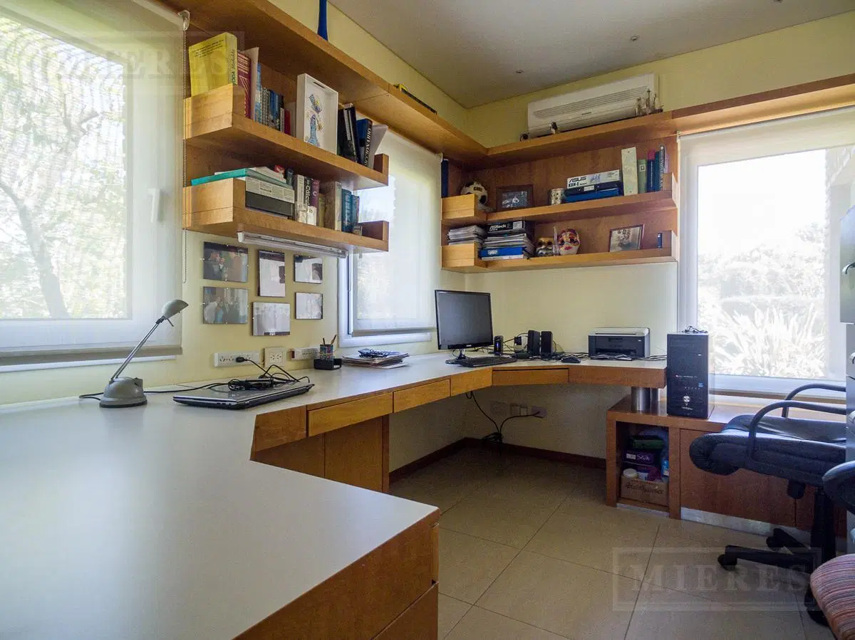 Casa a la venta con doble lote interno en Barrancas De San José, Bancalari. 4