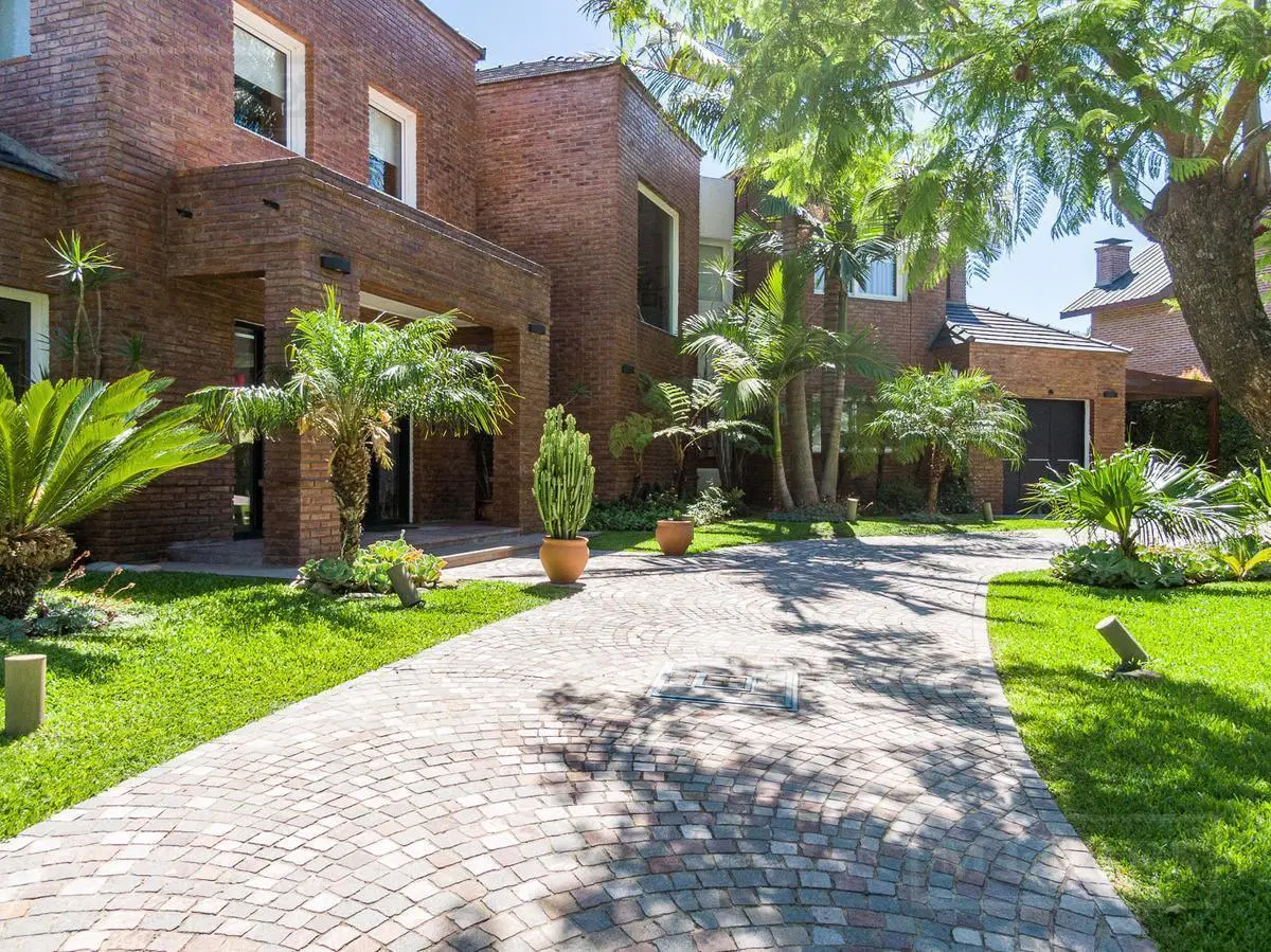 Casa a la venta con doble lote interno en Barrancas De San José, Bancalari. 2