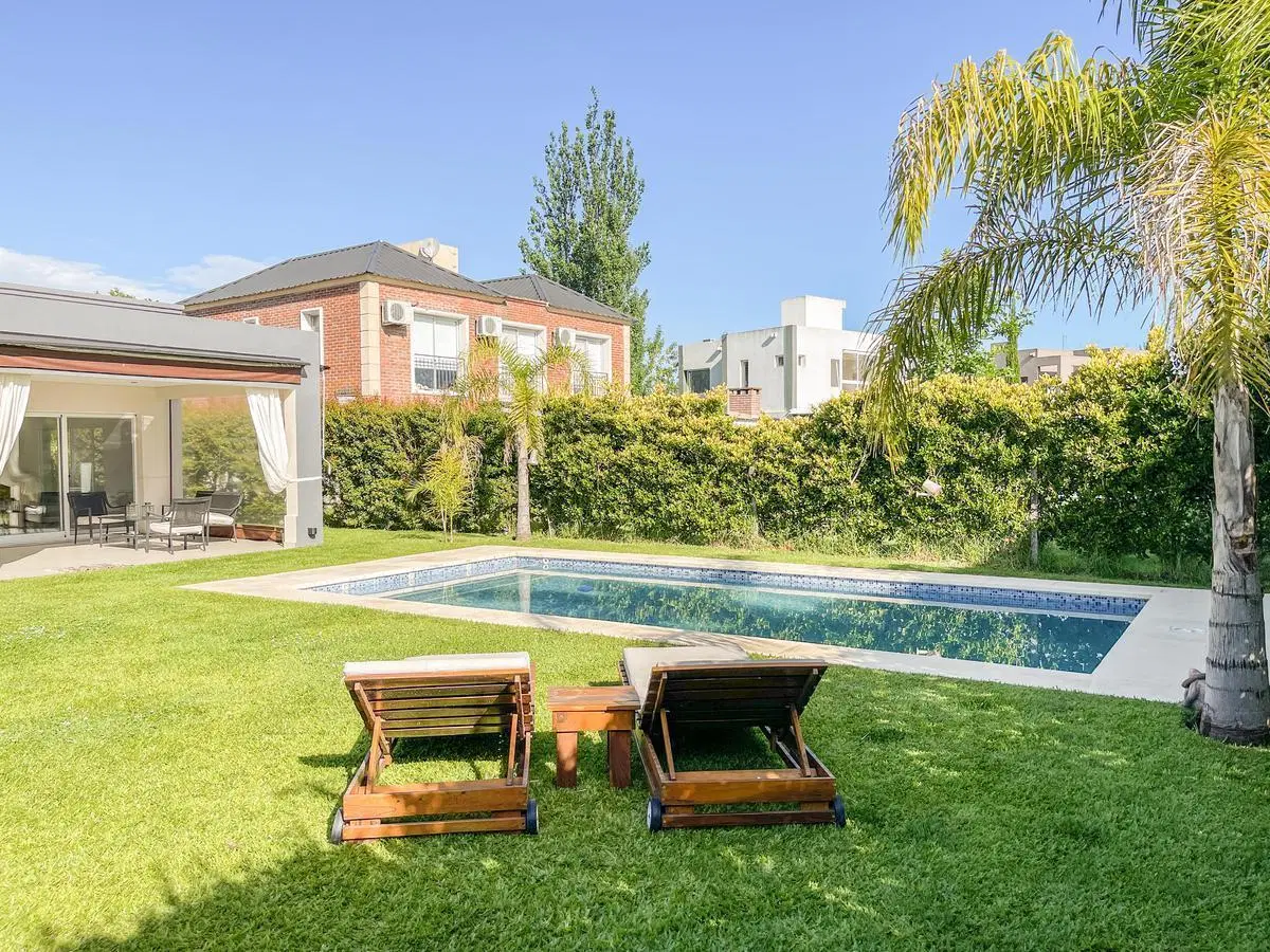 Casa en venta sobre lote Interno en San Agustin , Villanueva. 5