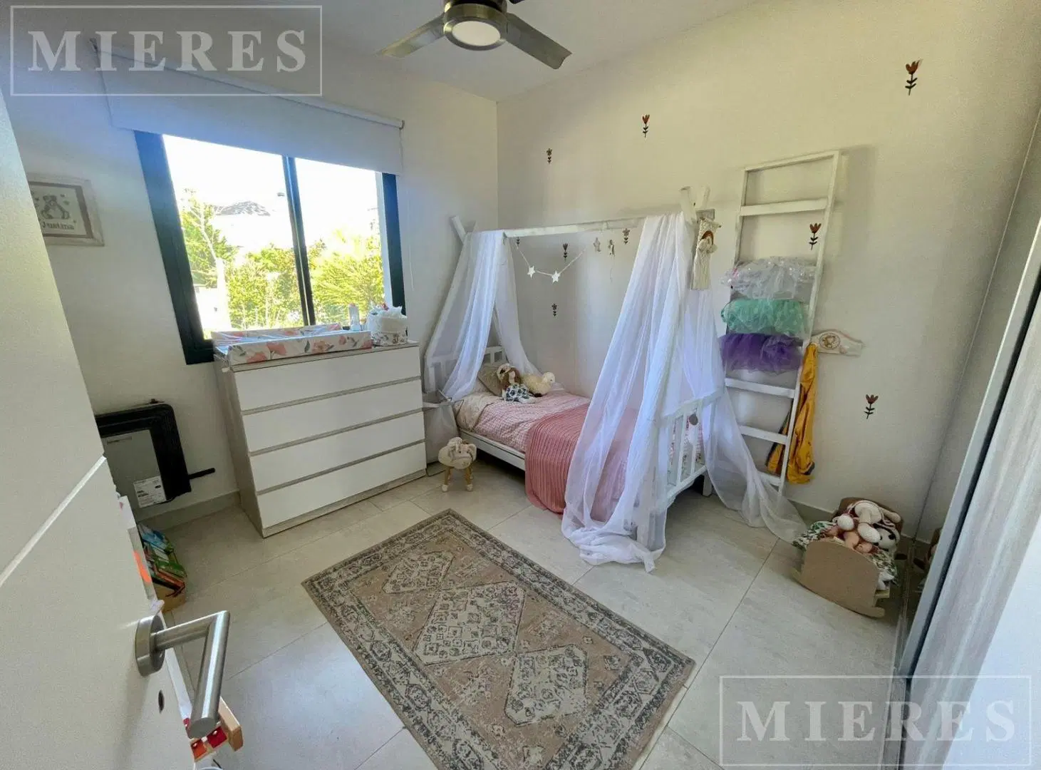 Casa en Venta a La Laguna en San Benito, Villanueva. 8