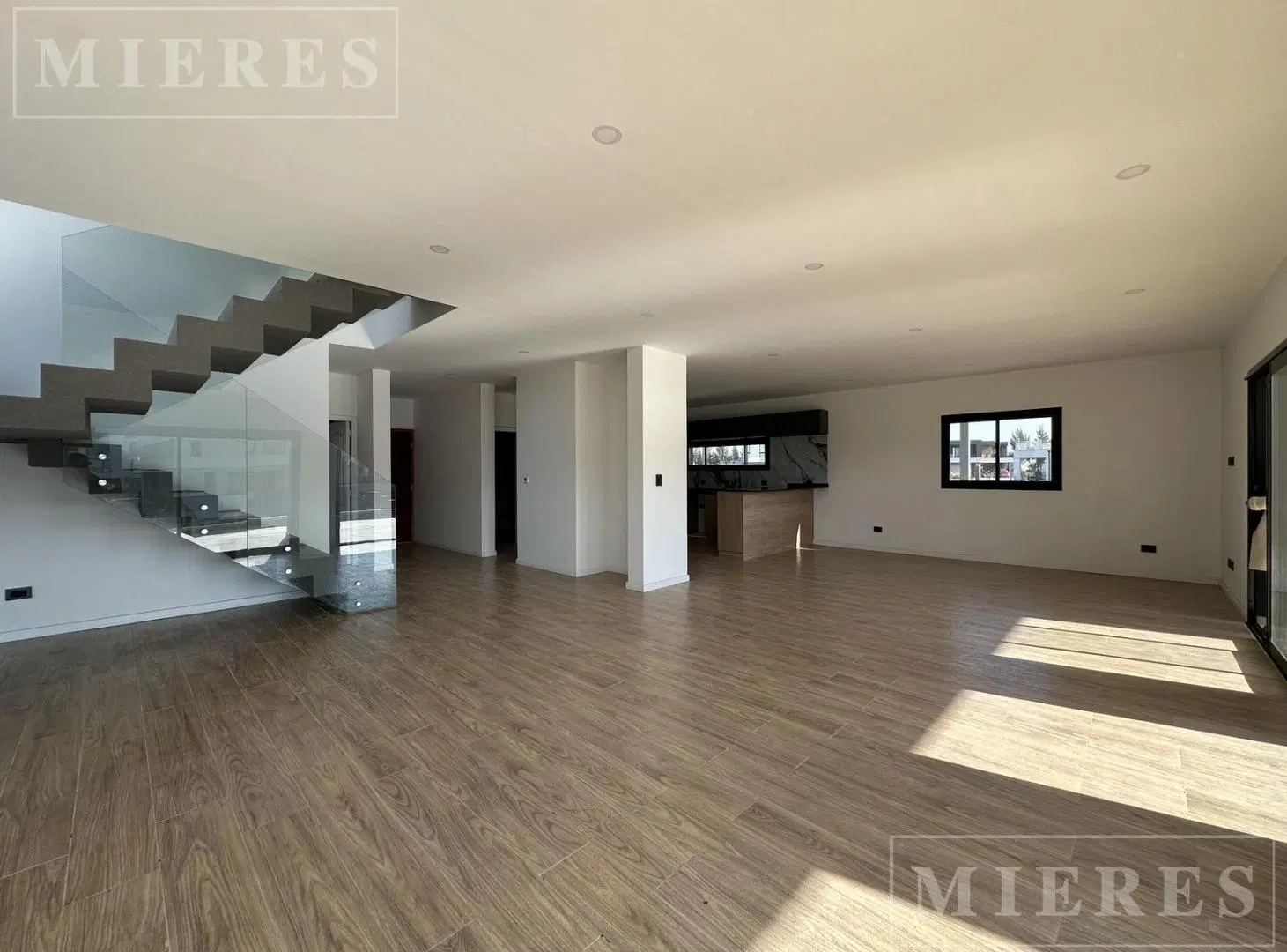 Casa en venta al Rio con amarra en el Barrio El Canal, Villanueva. 5