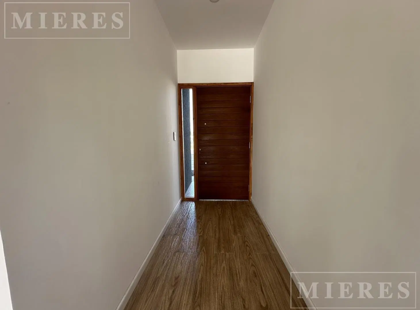 Casa en venta al Rio con amarra en el Barrio El Canal, Villanueva. 4